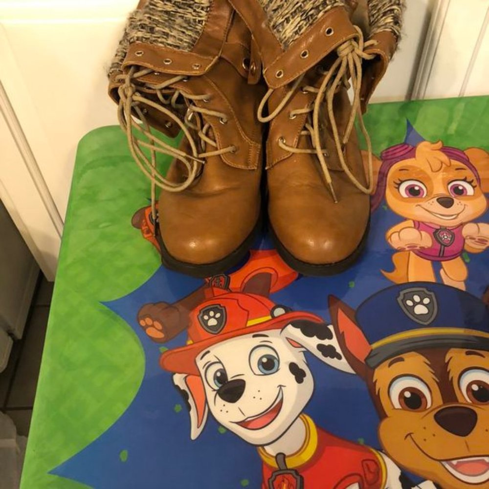 Women's 8.5 boots